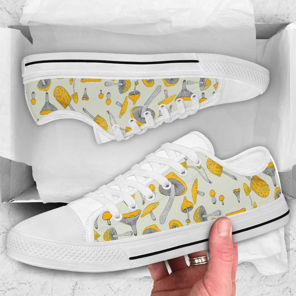 Yellow Vintage Mushroom Mushroom Low Top Shoes 0622